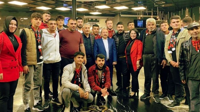 Gaziantep FK yönetimi, taraftarı, basını yemekte buluştu